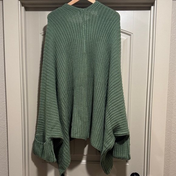 Indigo Luna Sage Green Women's Tuula Poncho - Picture 4 of 6